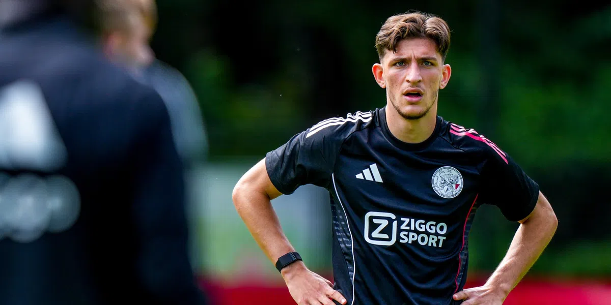 Grote verrassing: 'Eredivisie-club meldt zich in strijd om Ajax-verdediger Kaplan'