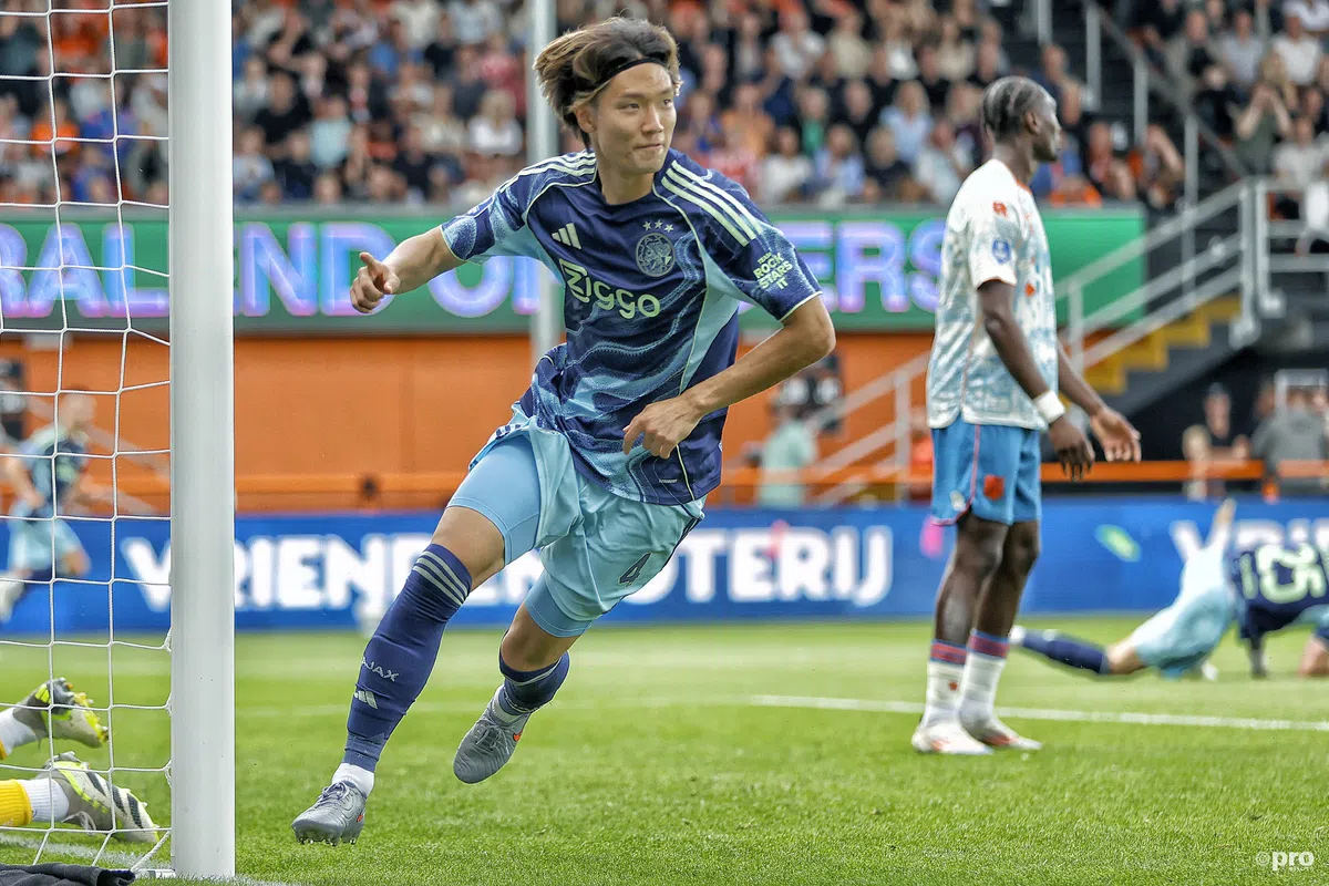 Treffer Itakura niet genoeg: teleurstellend Ajax loopt averij op bij Volendam