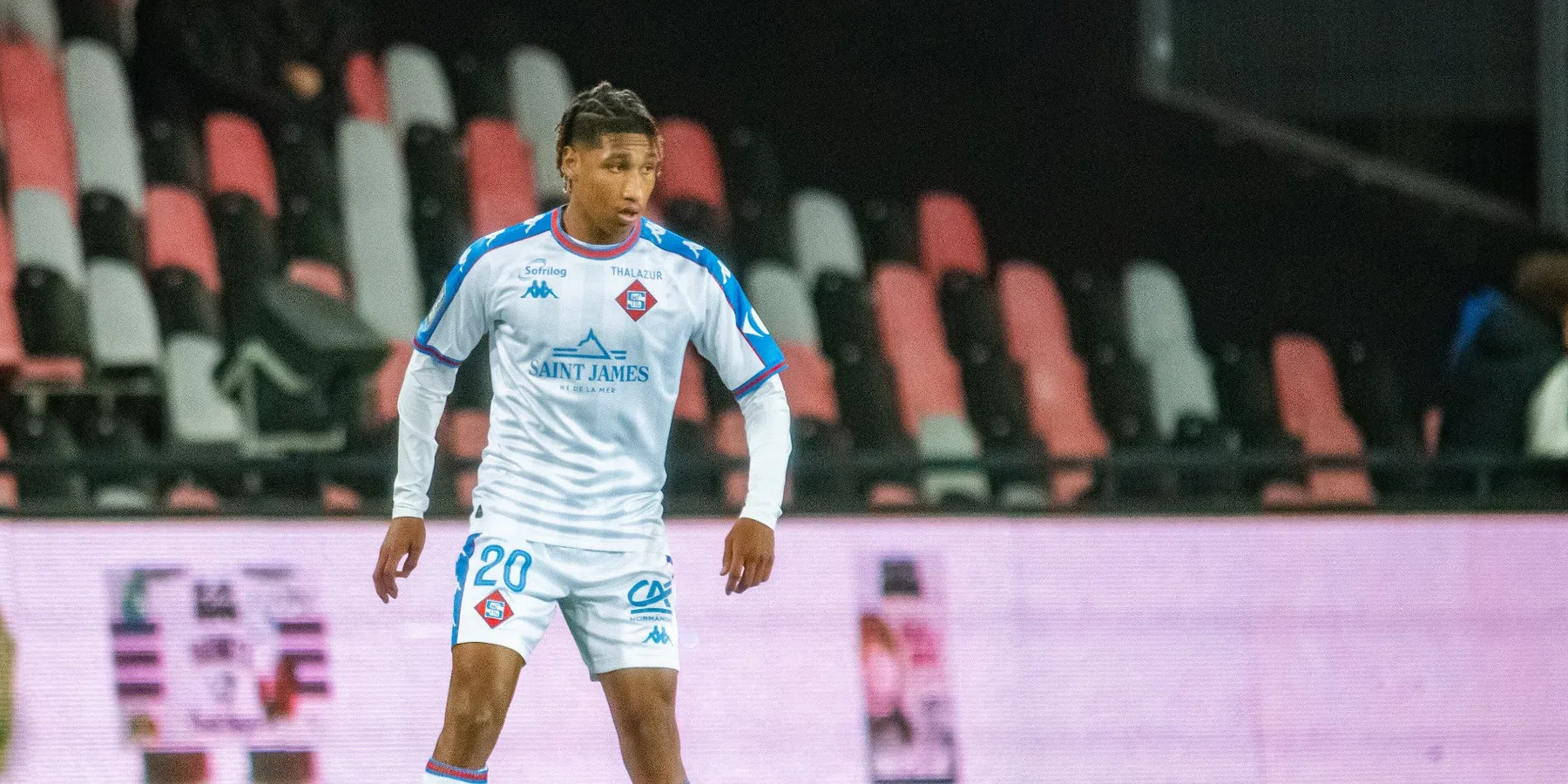 NEC Nijmegen presenteert middenvelder Noé Lebreton van SM Caen