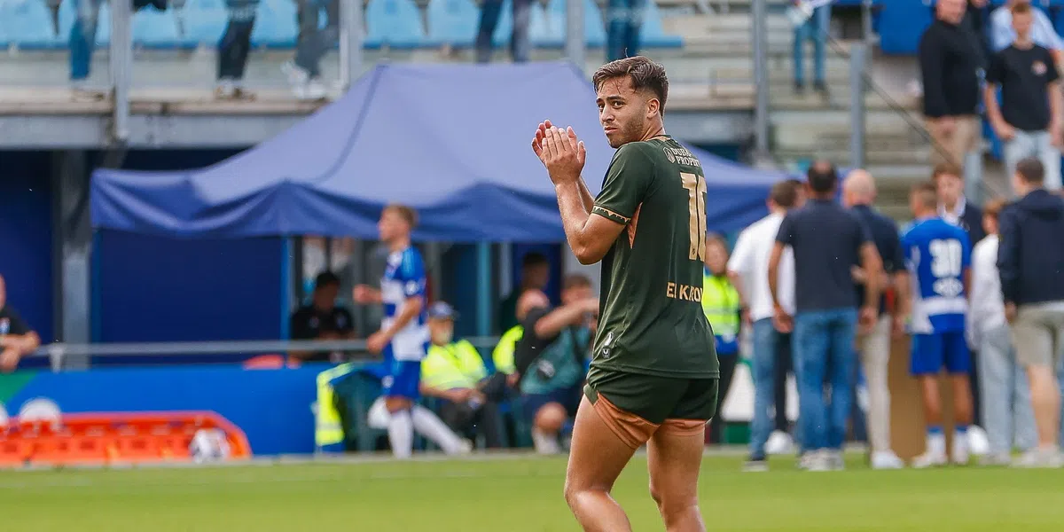 El Karouani stapt op Deadline Day in vliegtuig: 'Twee dagen, kan wat gebeuren'