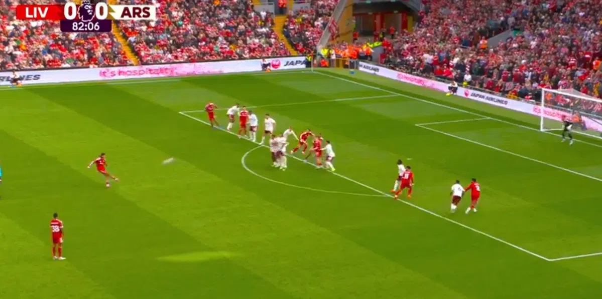 Must see: Szoboszlai kegelt vrije trap op ongekende wijze raak, Anfield ontploft