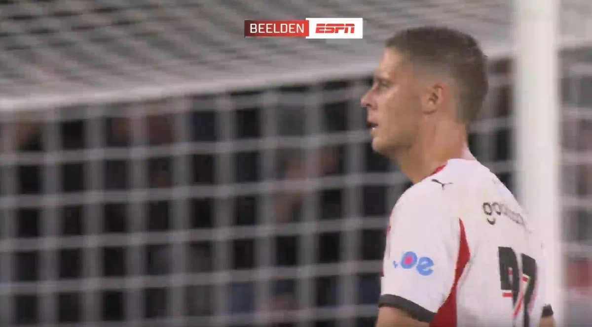 PSV en Ajax blameren zich tegen promovendus: samenvattingen Eredivisie