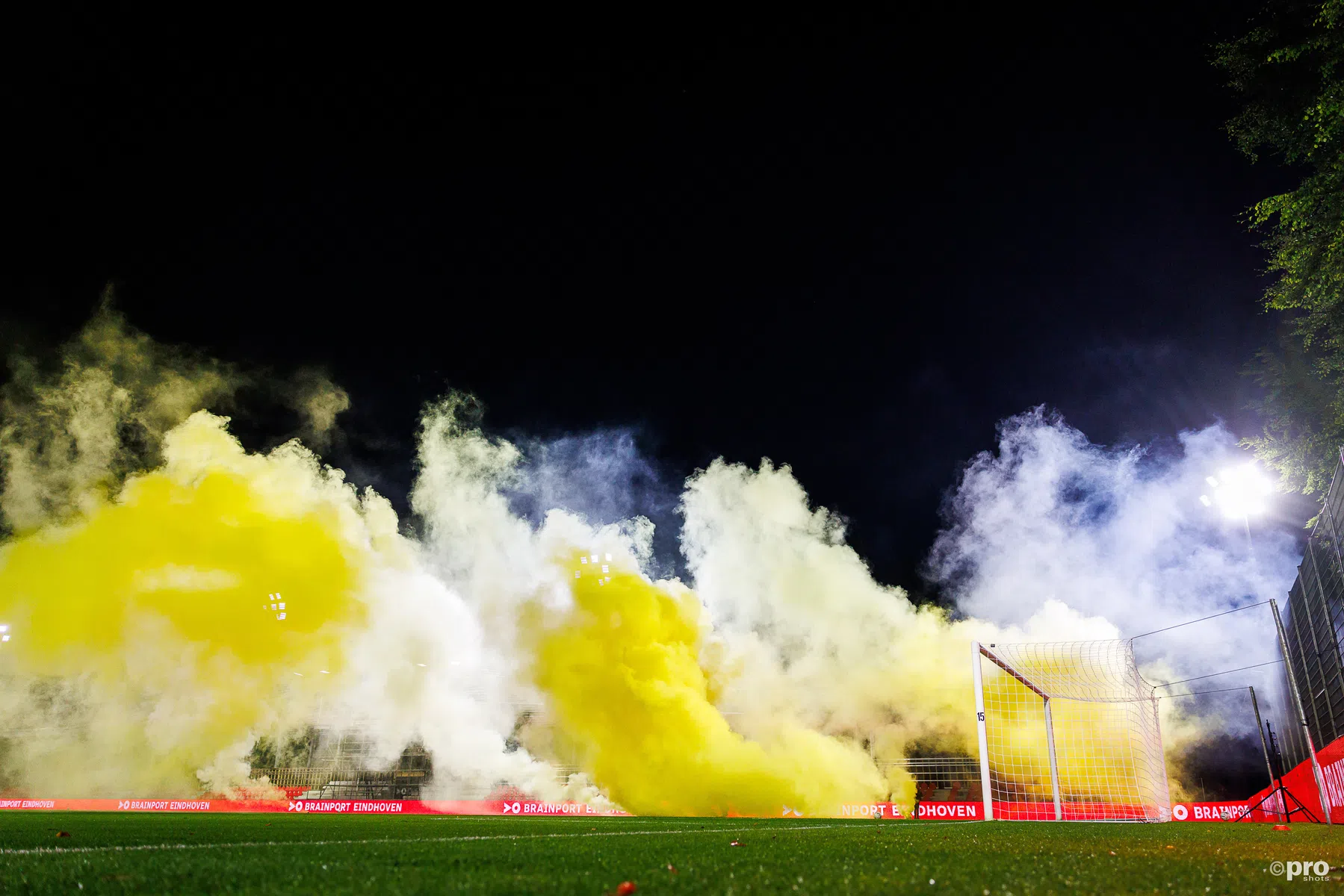 Vitesse-fans dolblij na winst beroep, grote verdeeldheid in Nederland