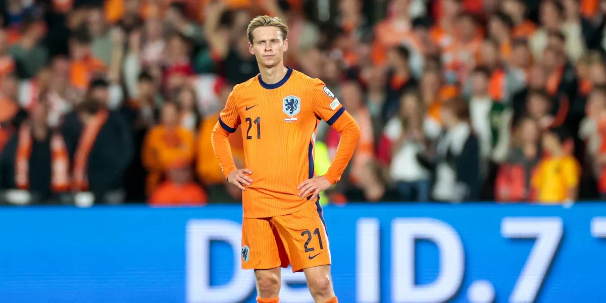 Van der Vaart lacht na interview 'grijze muis' Oranje: 'Heeft klote-avond gehad'