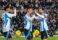 Thumbnail for article: Emotionele avond Messi, die twijfelt aan WK: 'Logischer dat ik het niet haal'