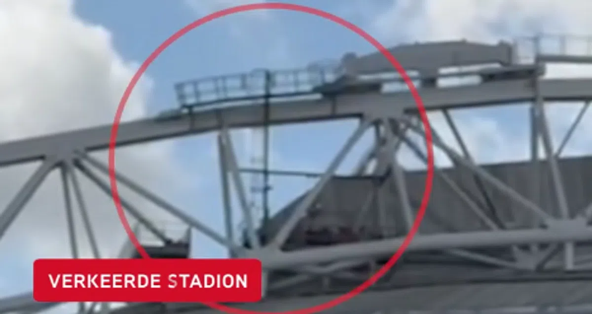 Zéér opvallende beelden: bouwvakkers draaien Hand in hand op Johan Cruijff Arena