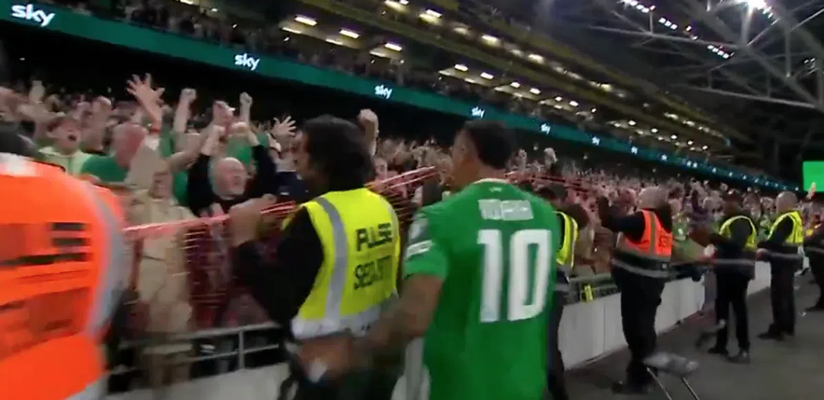 Prachtige beelden: Ierse fans ontploffen na late gelijkmaker tegen Hongarije