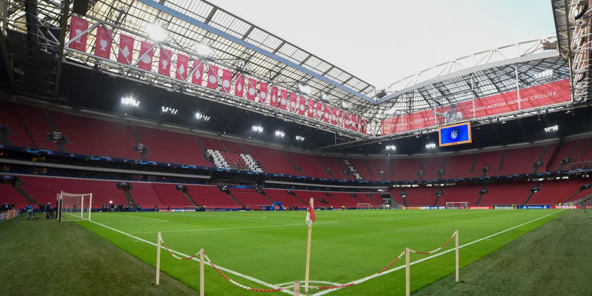 Ajax deelt transfernieuws en neemt talent (15) over van Vitesse