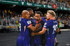 Thumbnail for article: Kraay: 'Het is werkelijk ongelofelijk dat je zo'n matige ploeg zo groot maakt'
