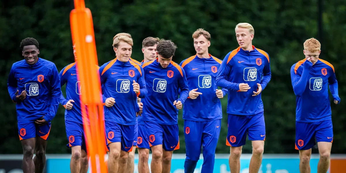 Vier debutanten bij vernieuwd Jong Oranje, AZ hofleverancier van Reiziger