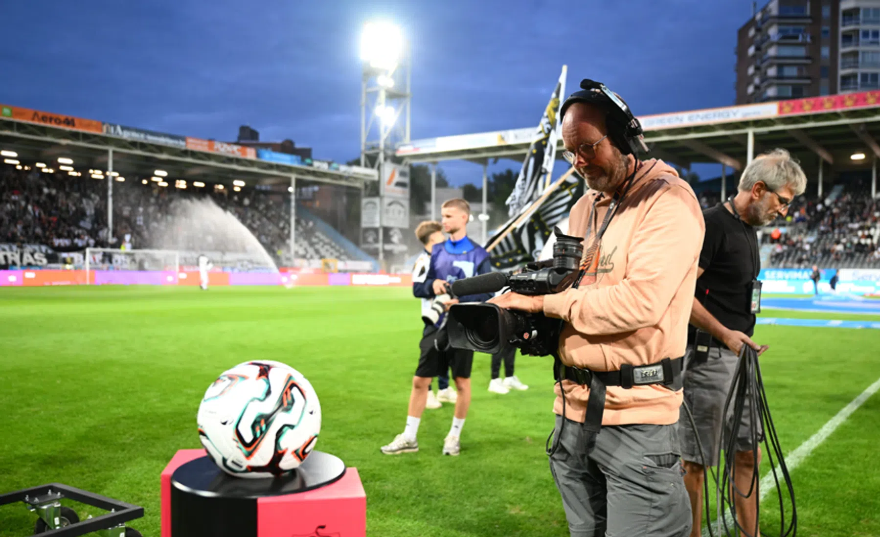Dan toch weer voetbal op televisie? 'Gesprekken tussen DAZN en Proximus'
