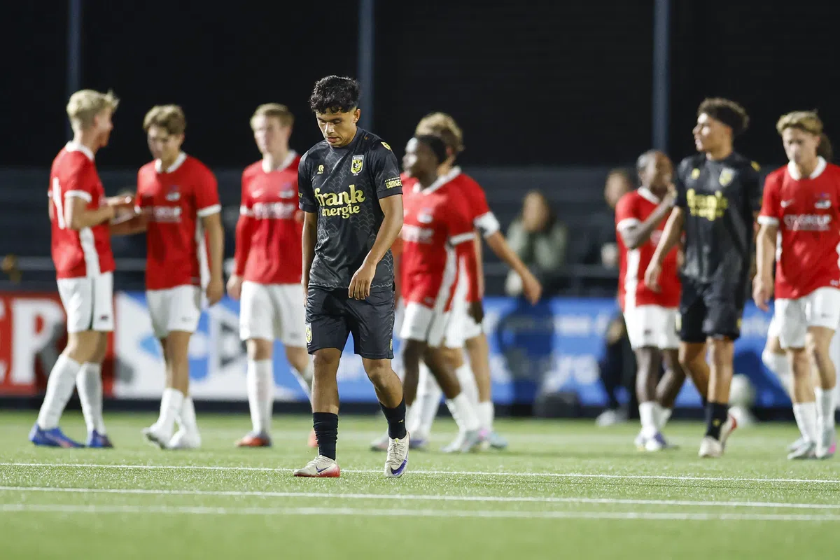Vitesse keert met nederlaag tegen Jong AZ terug in de Keuken Kampioen Divisie