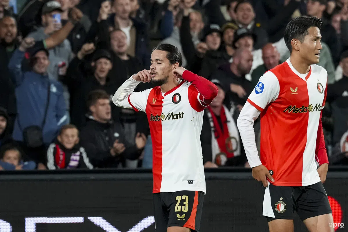 Feyenoord wint nipt van Heereveen in chaotisch duel met twee rode kaarten