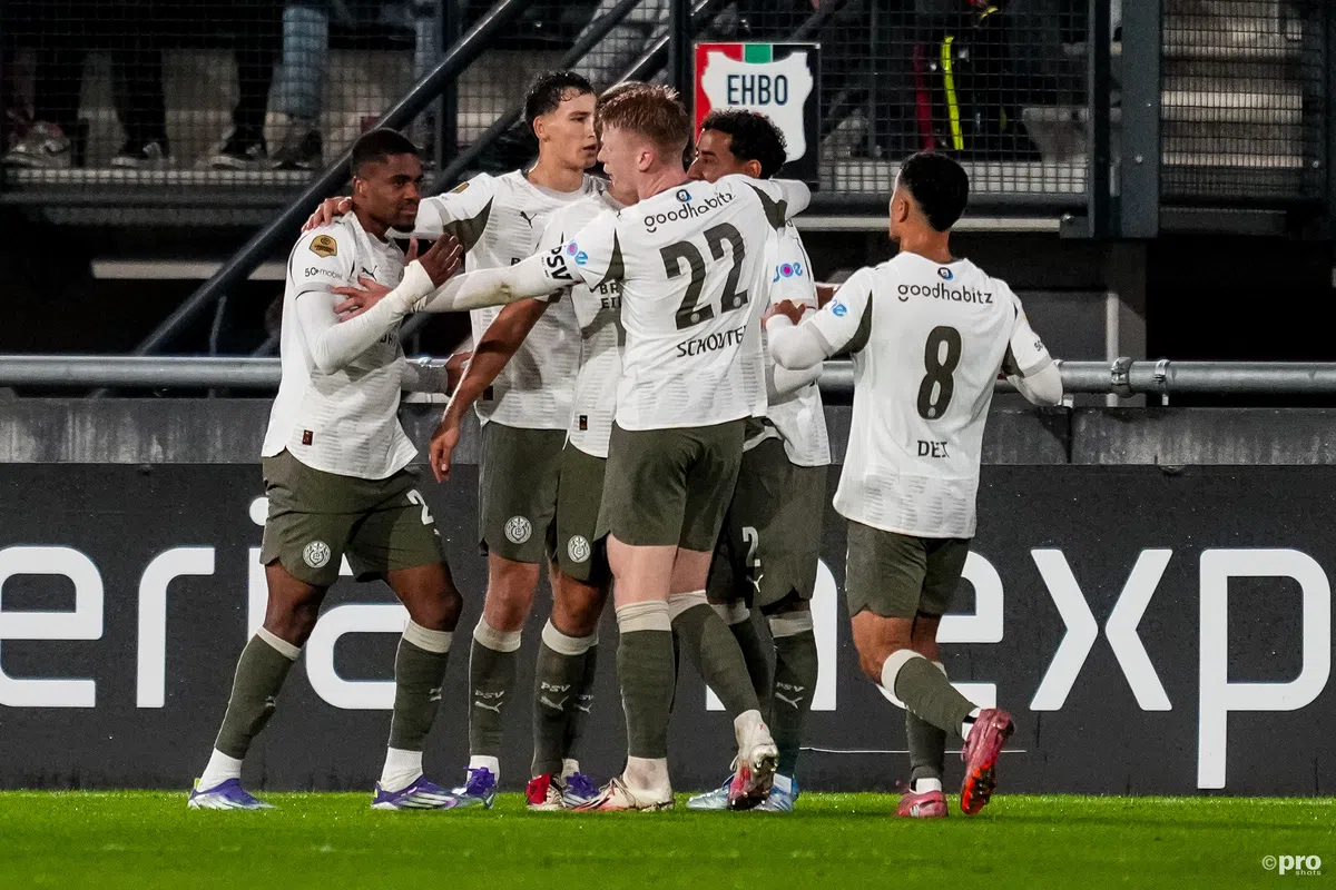 NEC en PSV stellen niet teleur: Eindhovenaren winnen spektakelstuk in Nijmegen