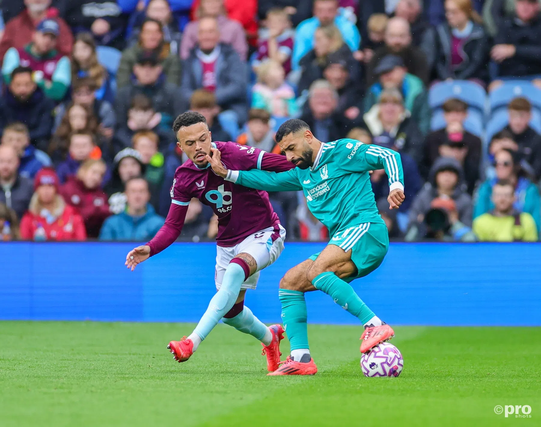 Quilindschy Hartman maakte indruk in duels met Salah