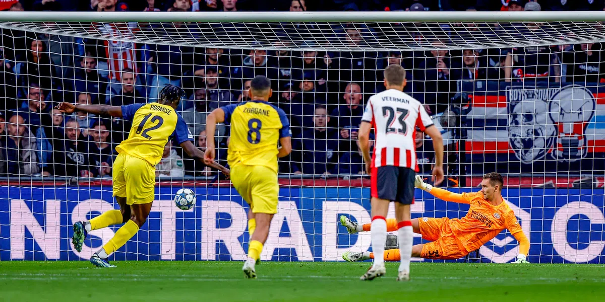 LIVE: PSV krijgt vroege tik te verwerken tegen Union na ongelukkig moment Pepi