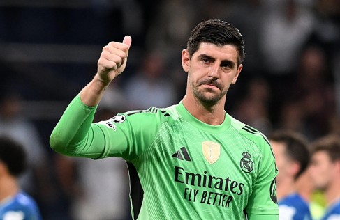 Opvallende rode kaart in Champions League: 'Hij wilde hoofd tegen hoofd zoeken'