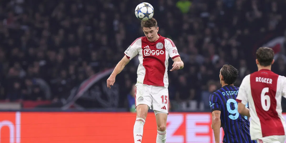 Baas had veel aan ervaren duo bij Ajax: 'Hij is echt een voorbeeld daarin'