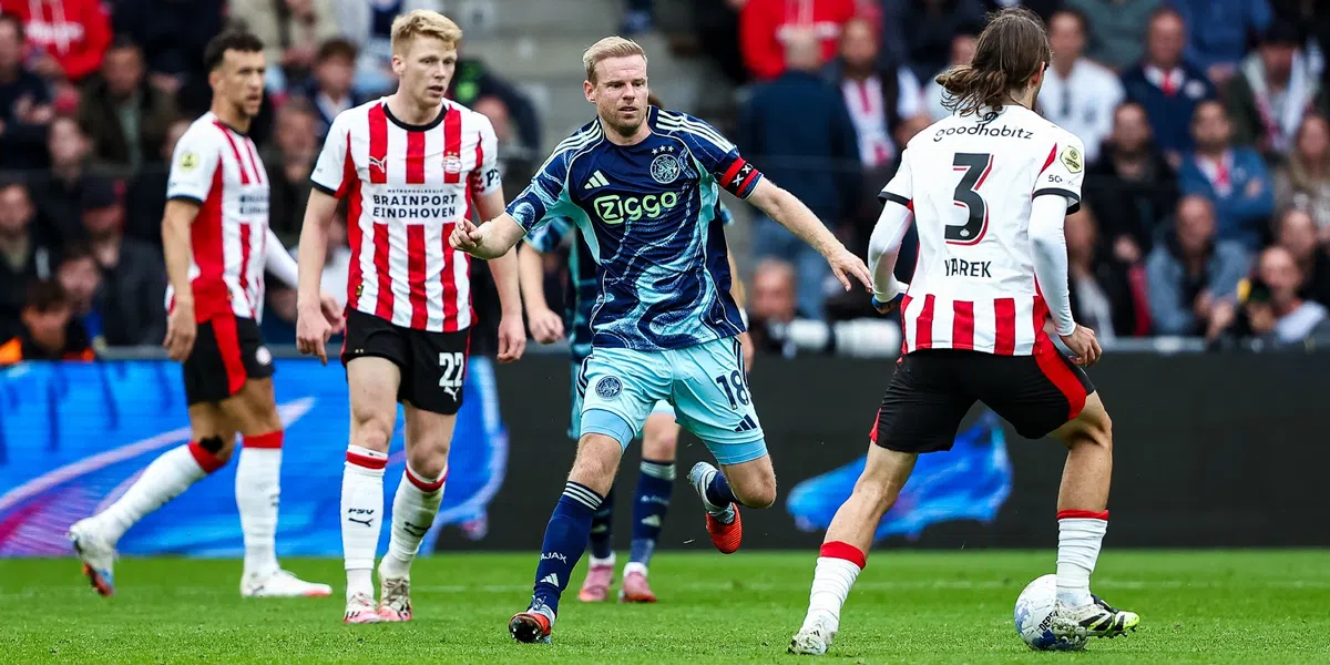 'Teleurstelling overheerst' bij Ajax na topper met PSV: 'Hadden meer verdiend'
