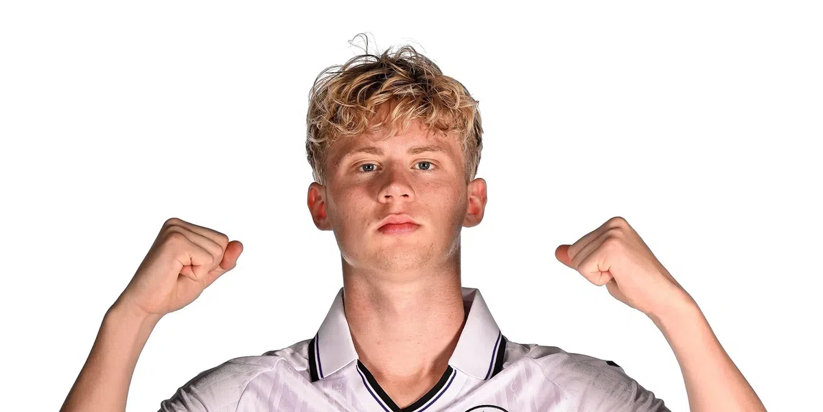 'Nederlands talent speelt niet meer bij nieuwe club door clausule in contract'