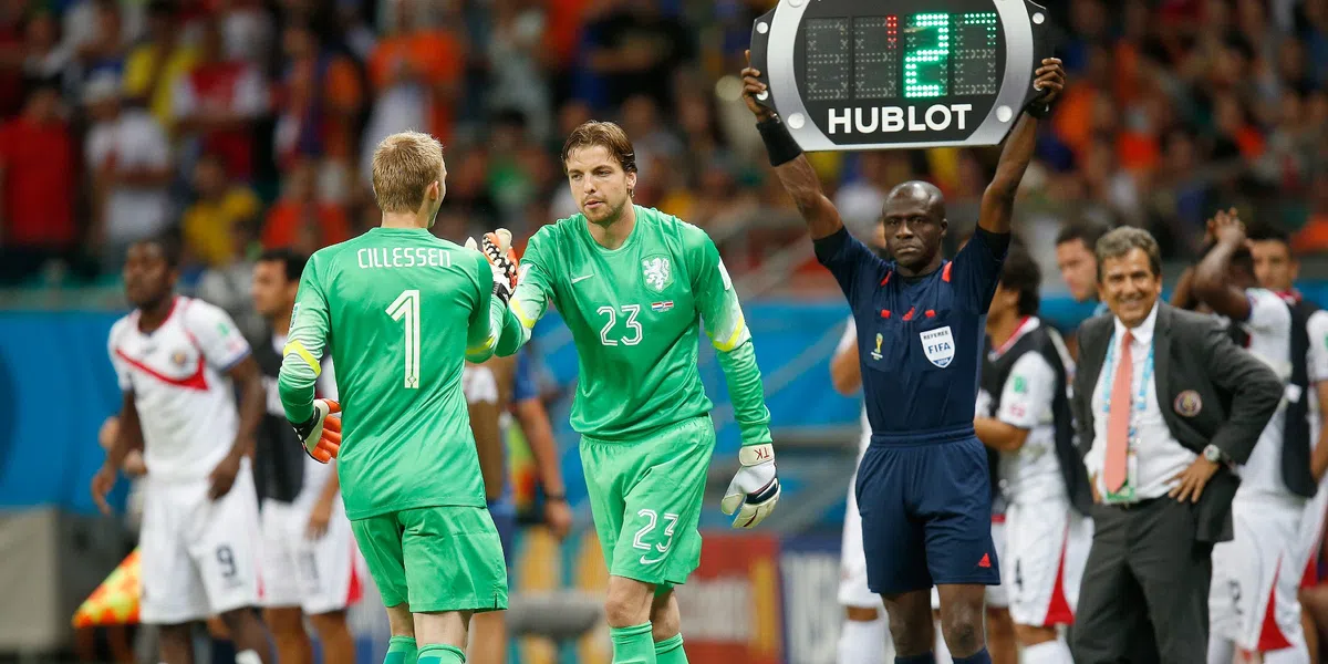 Vijftienvoudig Oranje-keeper en WK-held stopt op 37-jarige leeftijd met voetballen