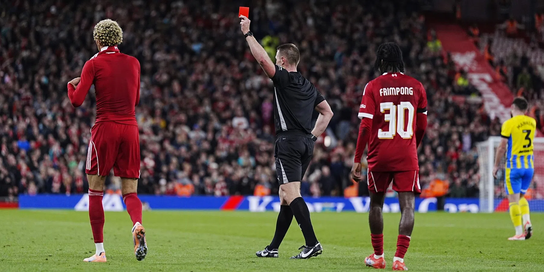 Ekitike biedt excuses aan via Instagram na actie tegen Southampton