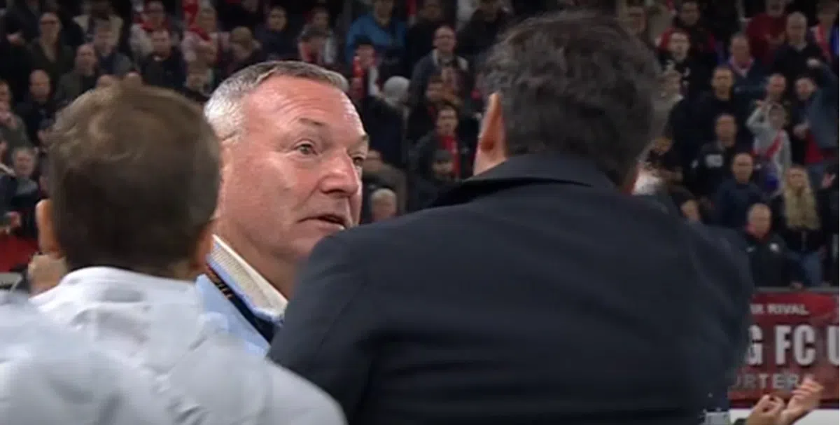 Opmerkelijk: Ron Jans krijgt het aan de stok met Lyon-trainer Fonseca