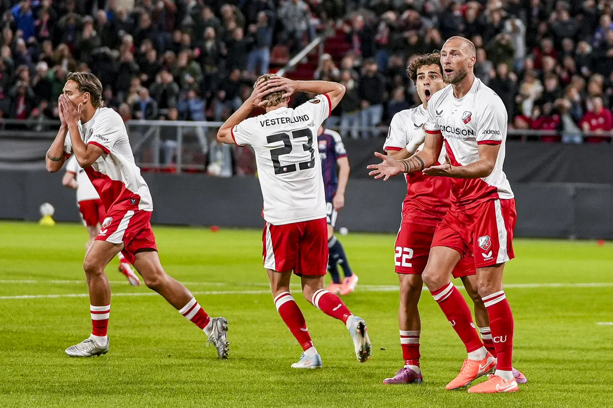 LIVE: FC Utrecht krijgt de eerste kansen tegen Lyon
