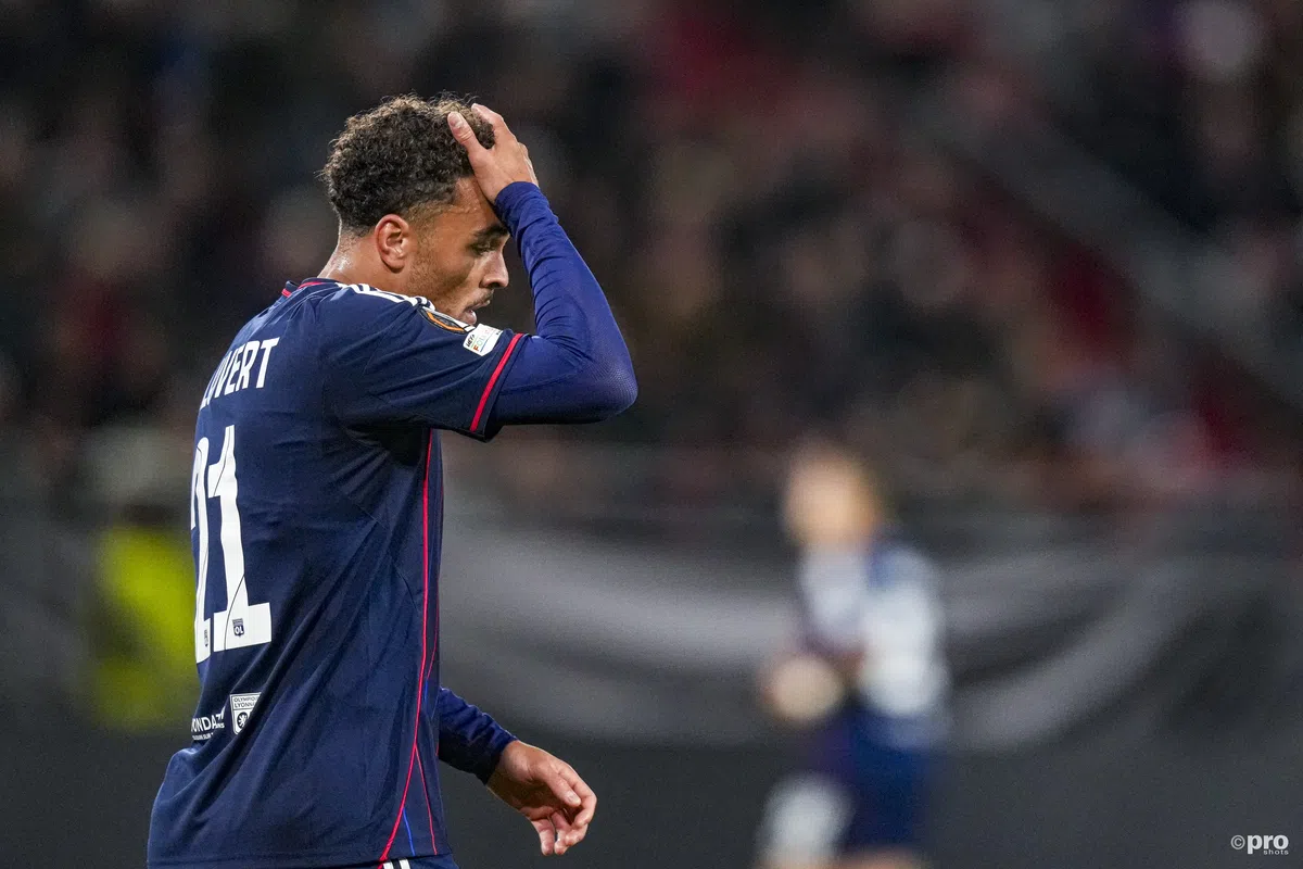 Kluivert grapt na gemiste kans tegen FC Utrecht: 'Ik sla hem zo nog in elkaar'