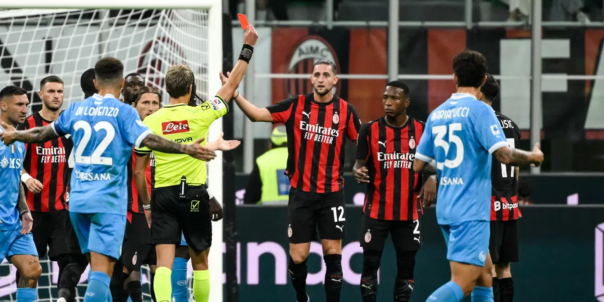 Milan verovert koppositie na zwaarbevochten overwinning op Napoli