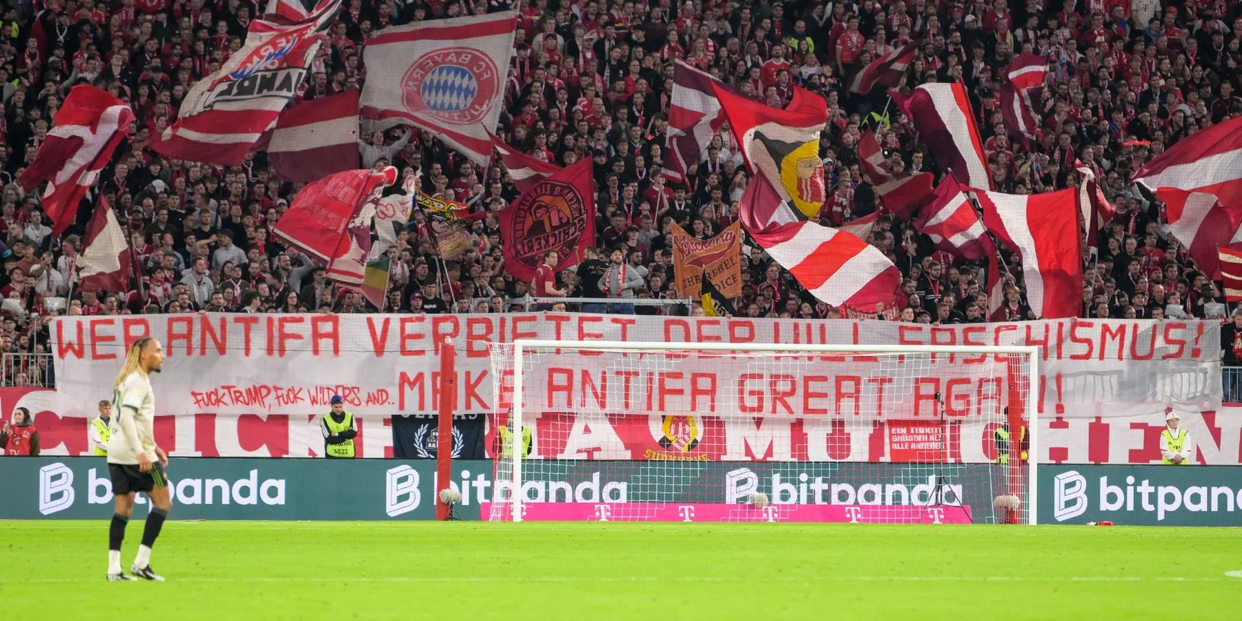 Naam van Geert Wilders op spandoeken Bayern-achterban
