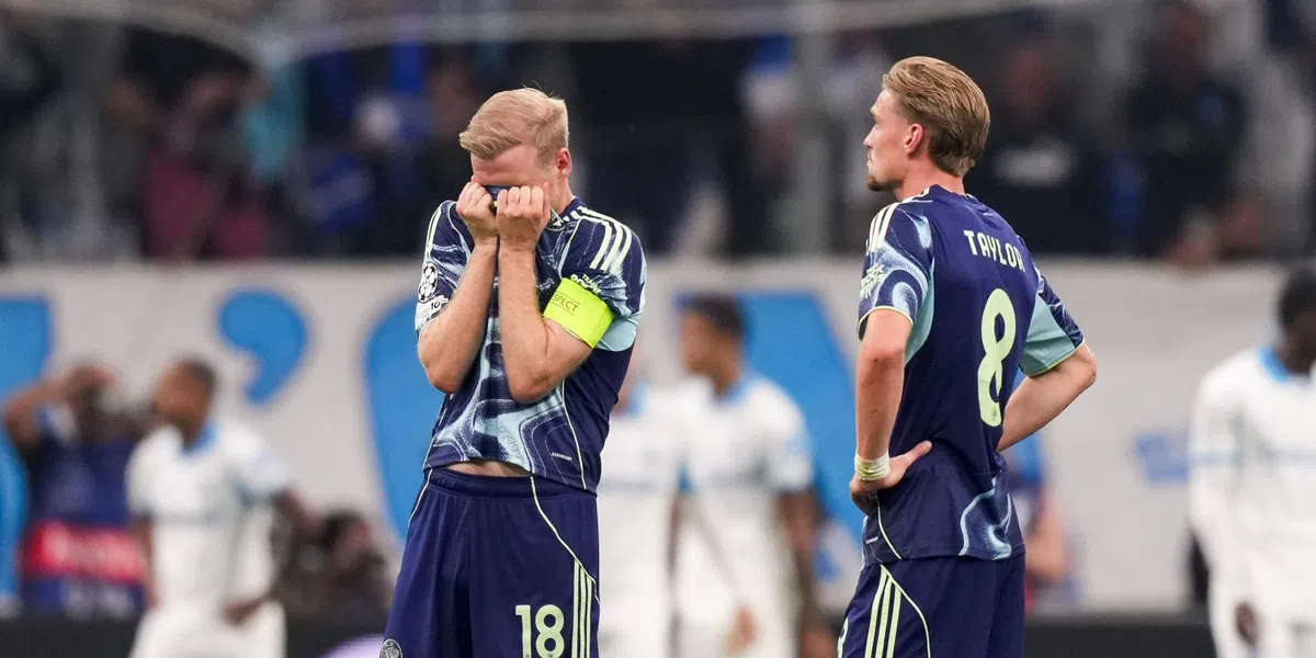 Acht conclusies: Ajax hulpeloos, zwaard van Damocles hangt boven Heitinga