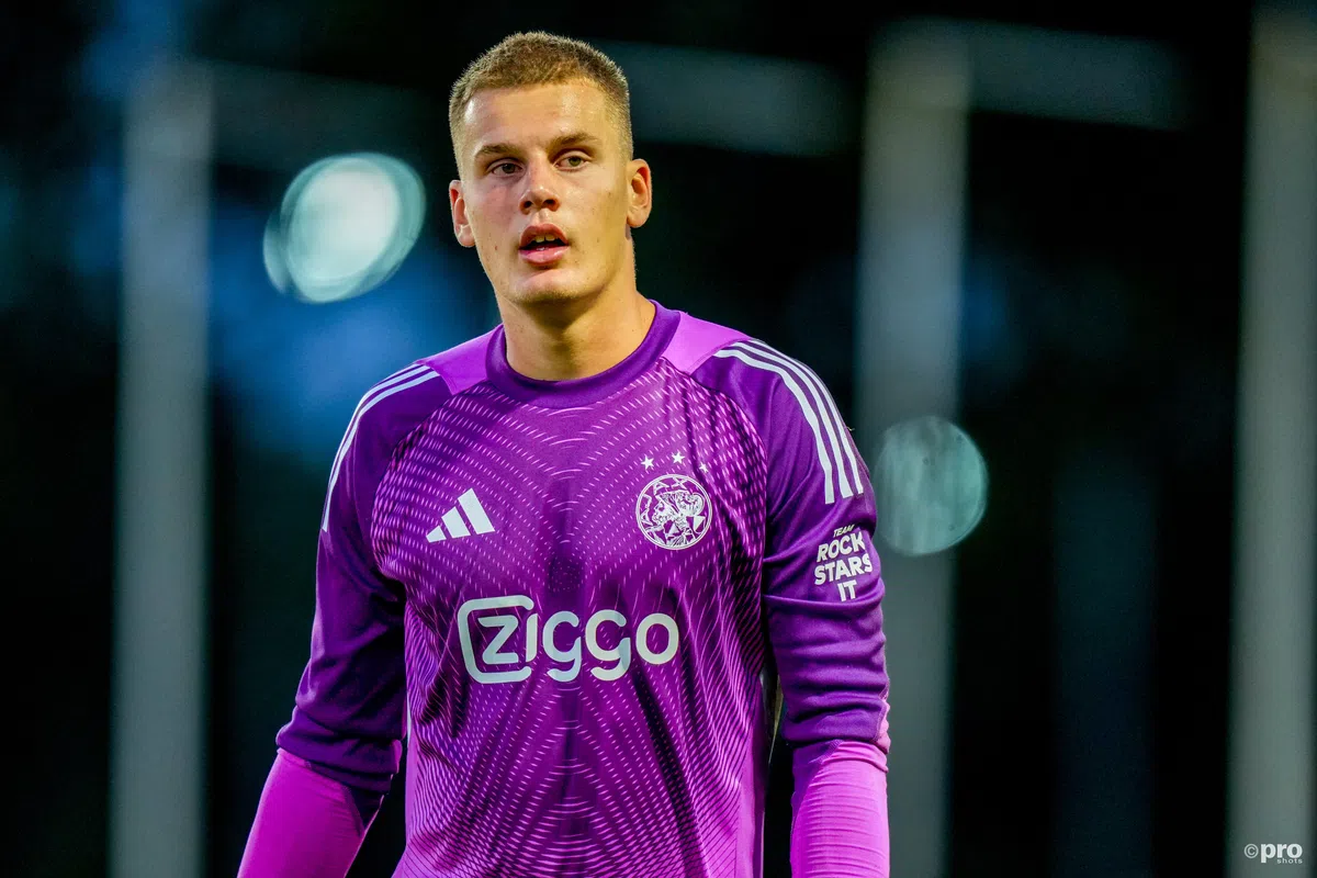 Ajax-doelman Heerkens wekt verbazing: 'Je moet helemaal niet zo gek doen'