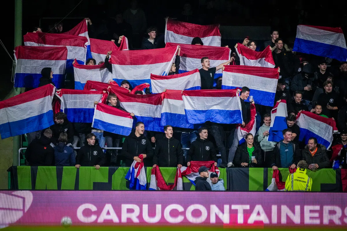Nederlandse club wil geen Nederlandse vlaggen meer zien: 'Houd politiek buiten'