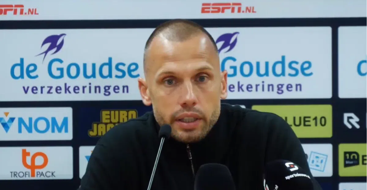 Heitinga merkt kritiek van buitenaf op Ajax: 'Intern is het rustig'
