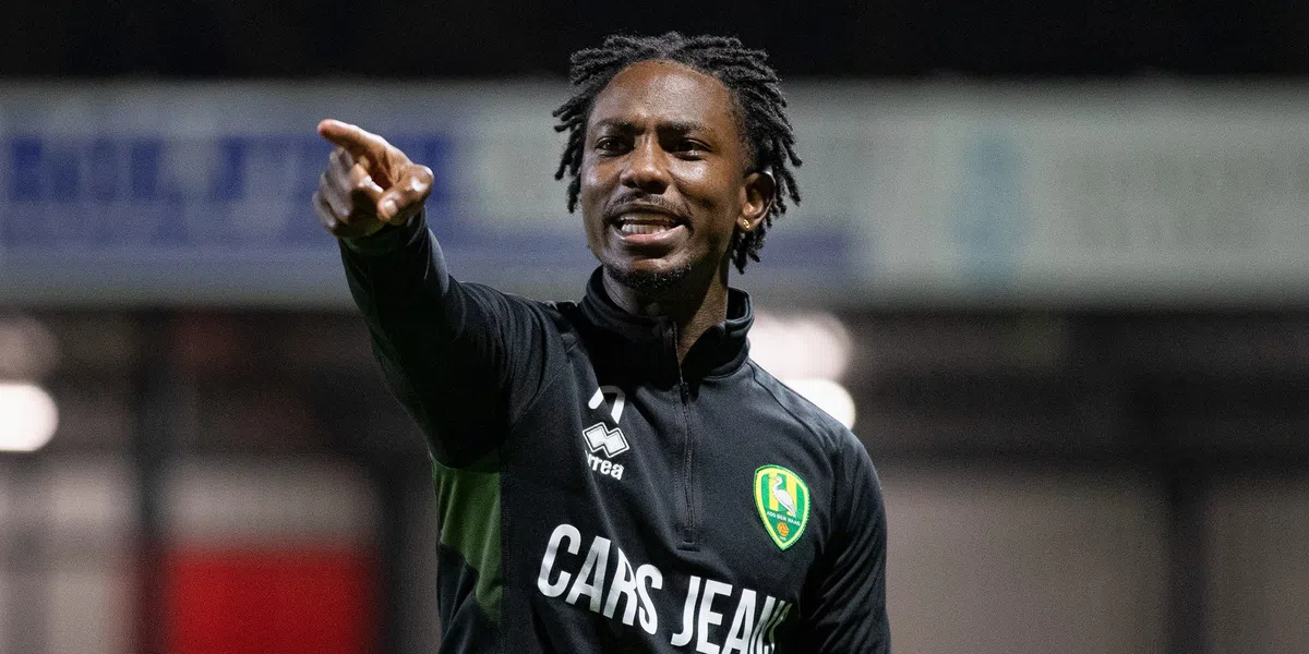 Eljero Elia betrokken bij groot ongeluk: vier auto's raken zwaar beschadigd