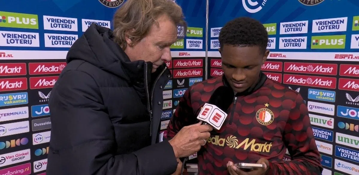 Zeer opvallend interview Kraay en bellende Read bij Feyenoord: "Voorzichtig, Hans"
