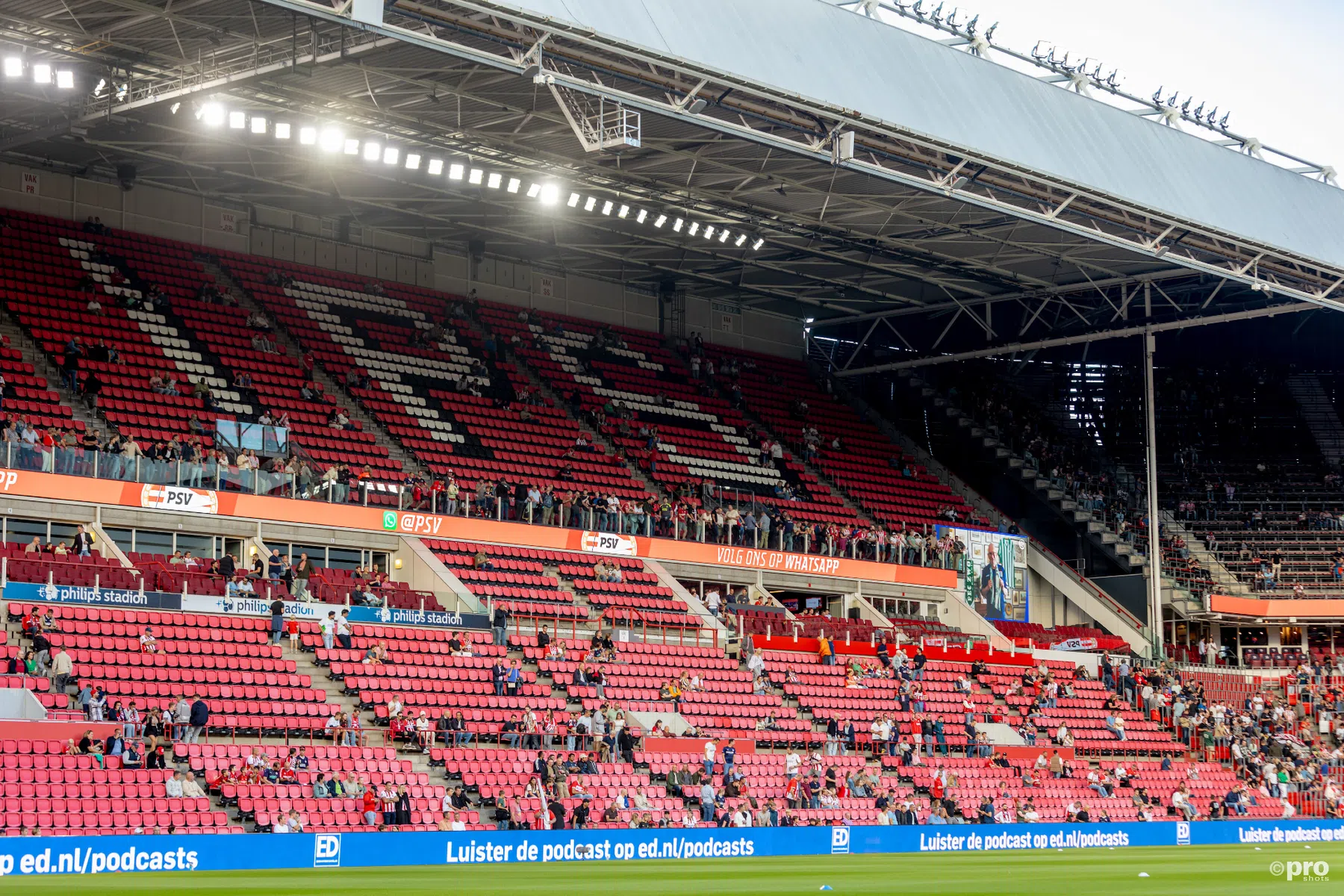 PSV zet belangrijke stap richting stadionuitbreiding