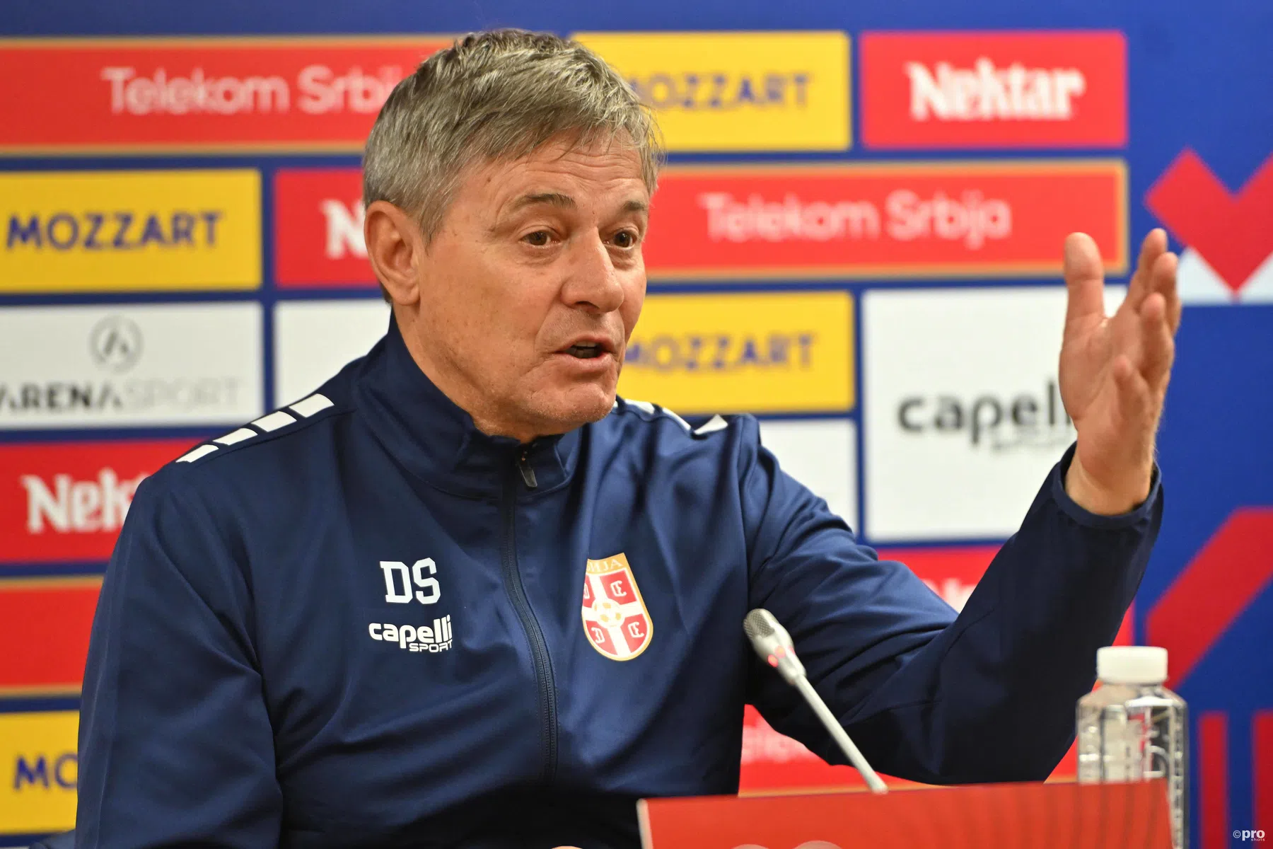 Servische bondscoach dient ontslag in na zeperd: 'Had niet mogen gebeuren'