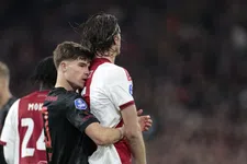 Thumbnail for article: Wéér raak: Wout Weghorst weigert handdruk van AZ-speler na beladen duel Ajax - AZ