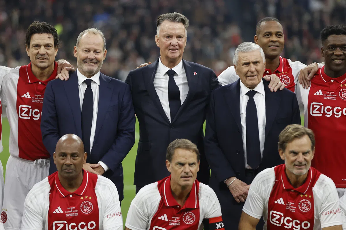 'Het is echt Louis van Gaal die Heitinga het nekschot heeft gegeven bij Ajax'