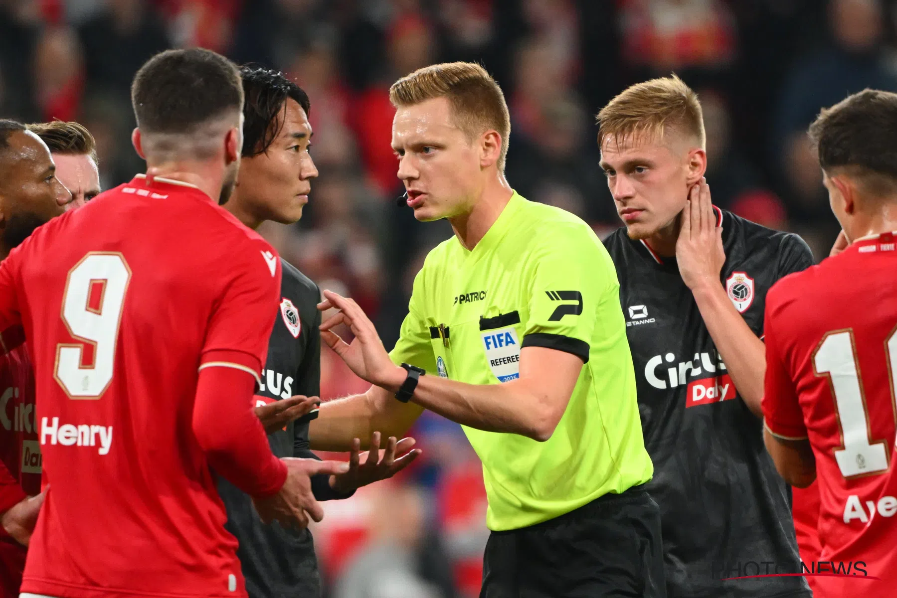 Bekergooier Standard riskeert megaproces