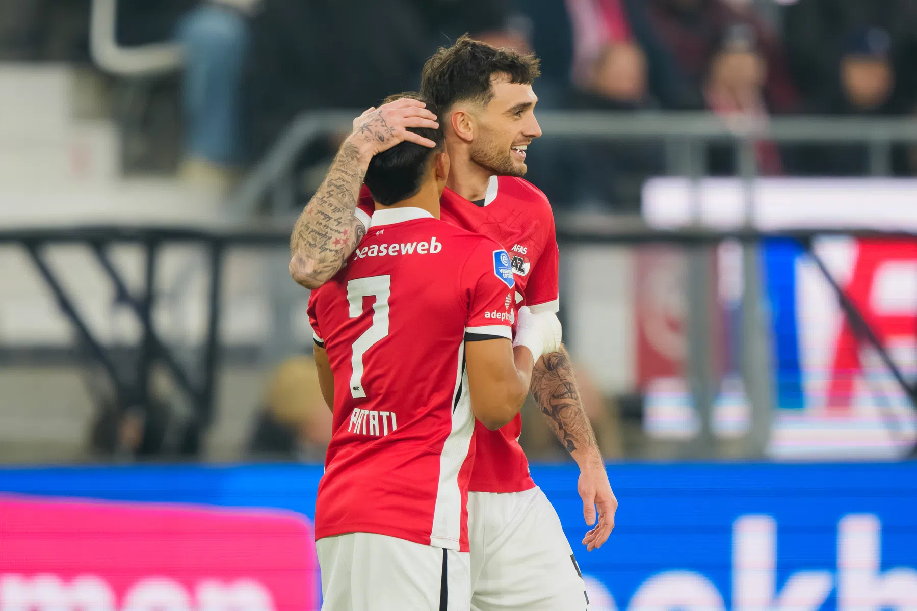 Troy Parrott leidt AZ langs FC Utrecht met twee doelpunten
