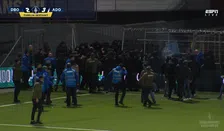 Thumbnail for article: Bekermatch Den Bosch - ADO loopt volledig uit de hand, politiehonden op het veld 