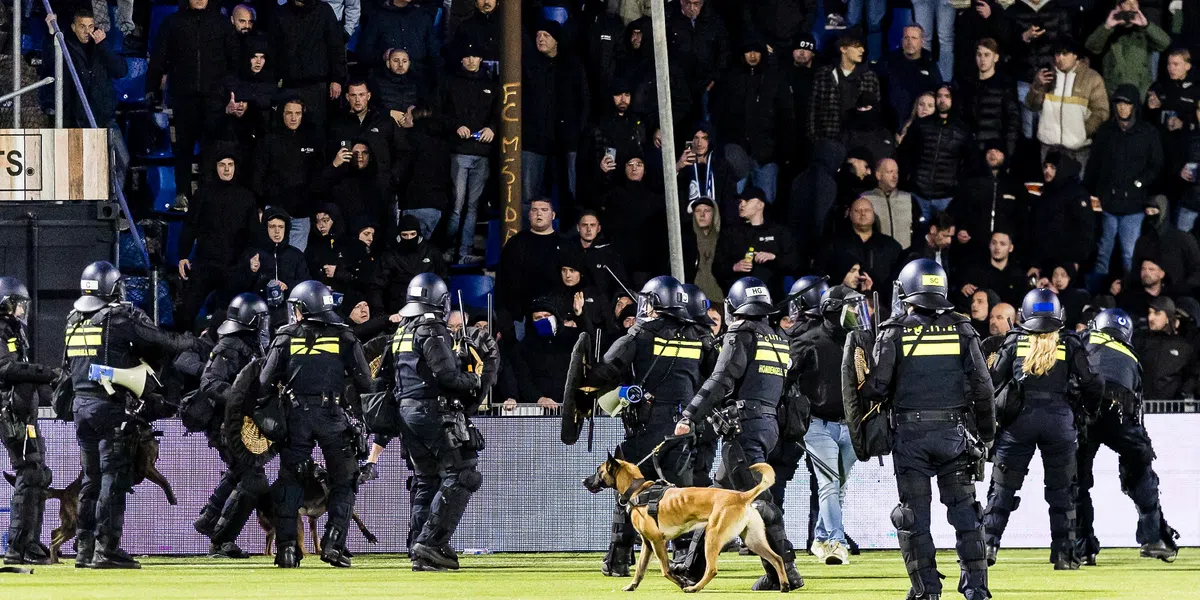 Topper tussen Cambuur en ADO gestaakt na rellen: 'Zo ongelofelijke sneu'