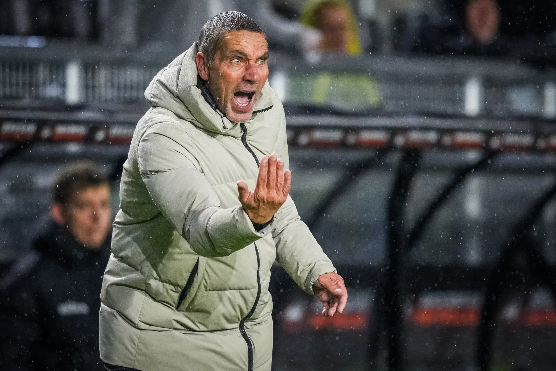 Hendrie Krüzen blijft Bas Sibum steunen na bekeroverwinning tegen NAC Breda