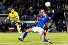 Thumbnail for article: Vitesse pakt volle buit na twee stakingen, Graafschap wint in extremis