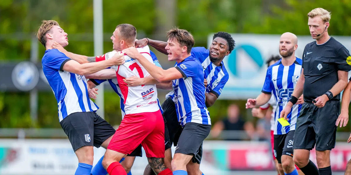 Zeer merkwaardig: Quick Boys krijgt puntenstraf na twee rode kaarten tegenstander