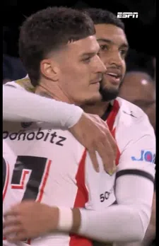 Thumbnail for article: Prachtig: Saibari schiet snoeihard raak voor PSV, Philips Stadion in extase