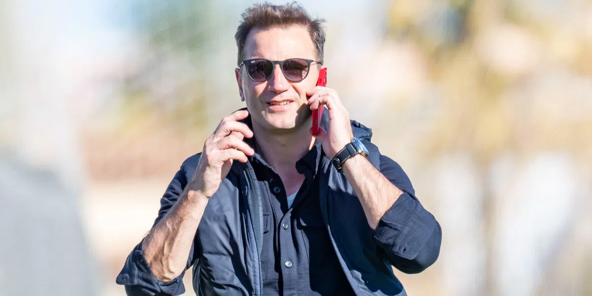 Ex-Twente-directeur bekijkt Ajax-situatie: 'Even serieus, hoe groot zijn de ego's'